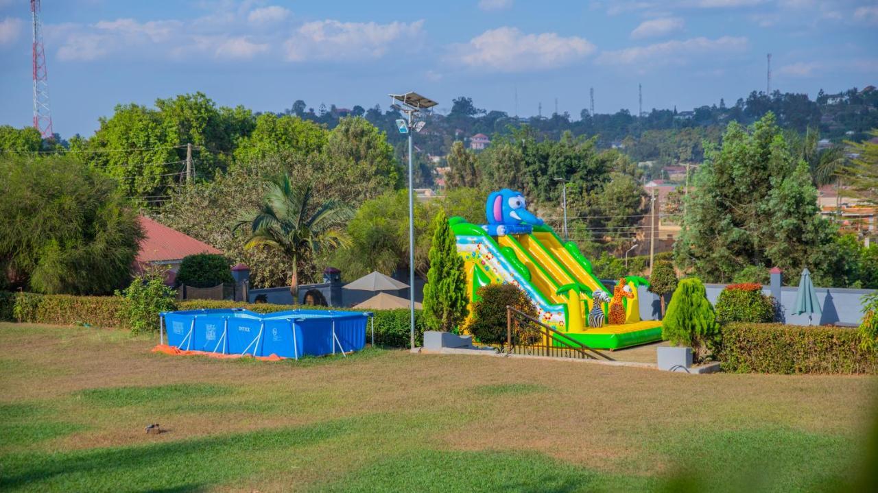 Ekhaya Crescent Hotel Mbarara Extérieur photo